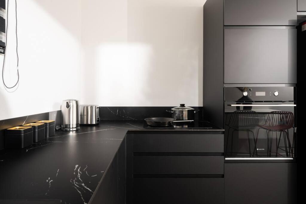 Romano Neve Tzedek Penthouse